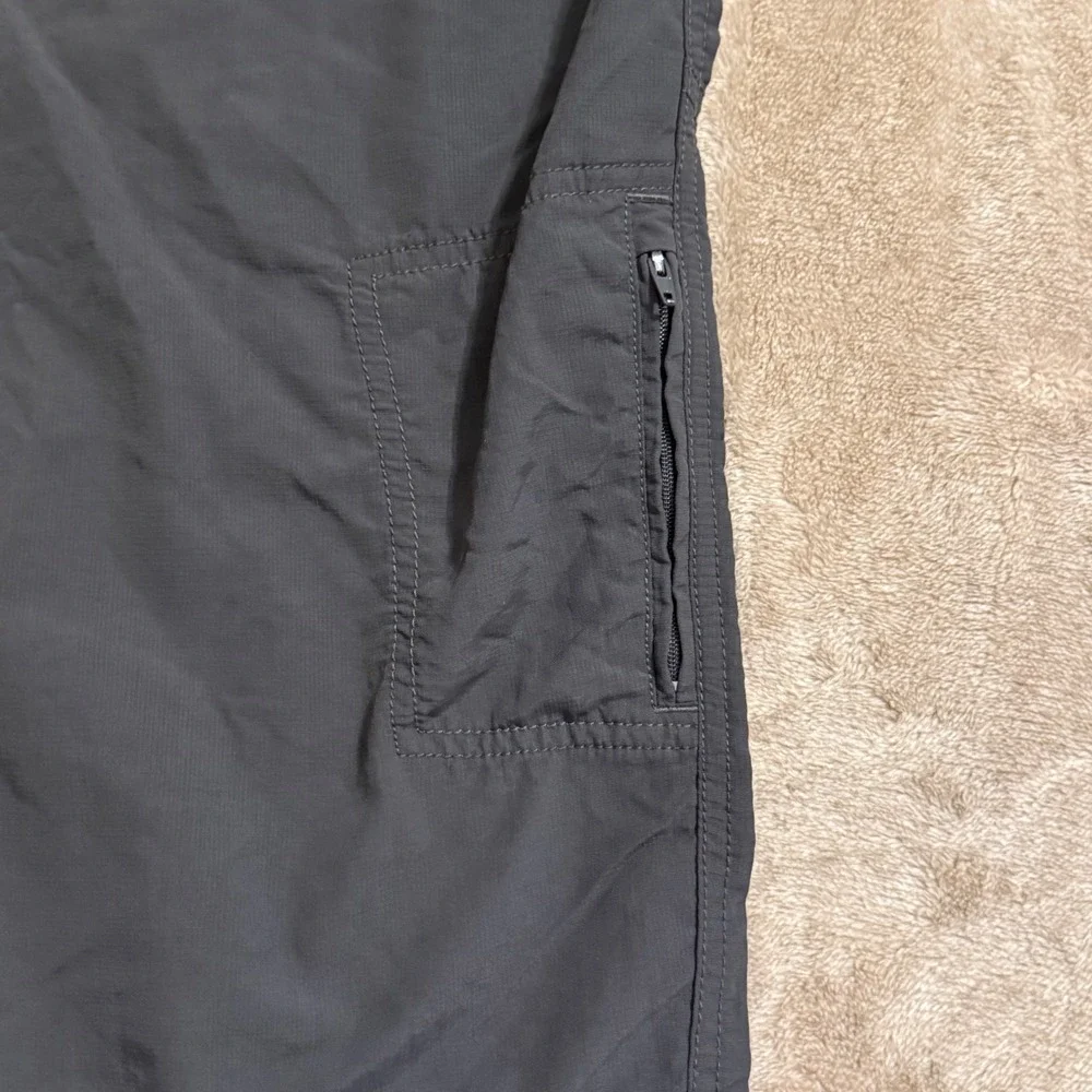 The North Face Mens Grey Nylon Hiking Cargo Shorts Size 38